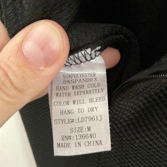 L’atiste Black Sleeveless Halter Dress Size Medium Textured Open Back - Picture 7 of 9